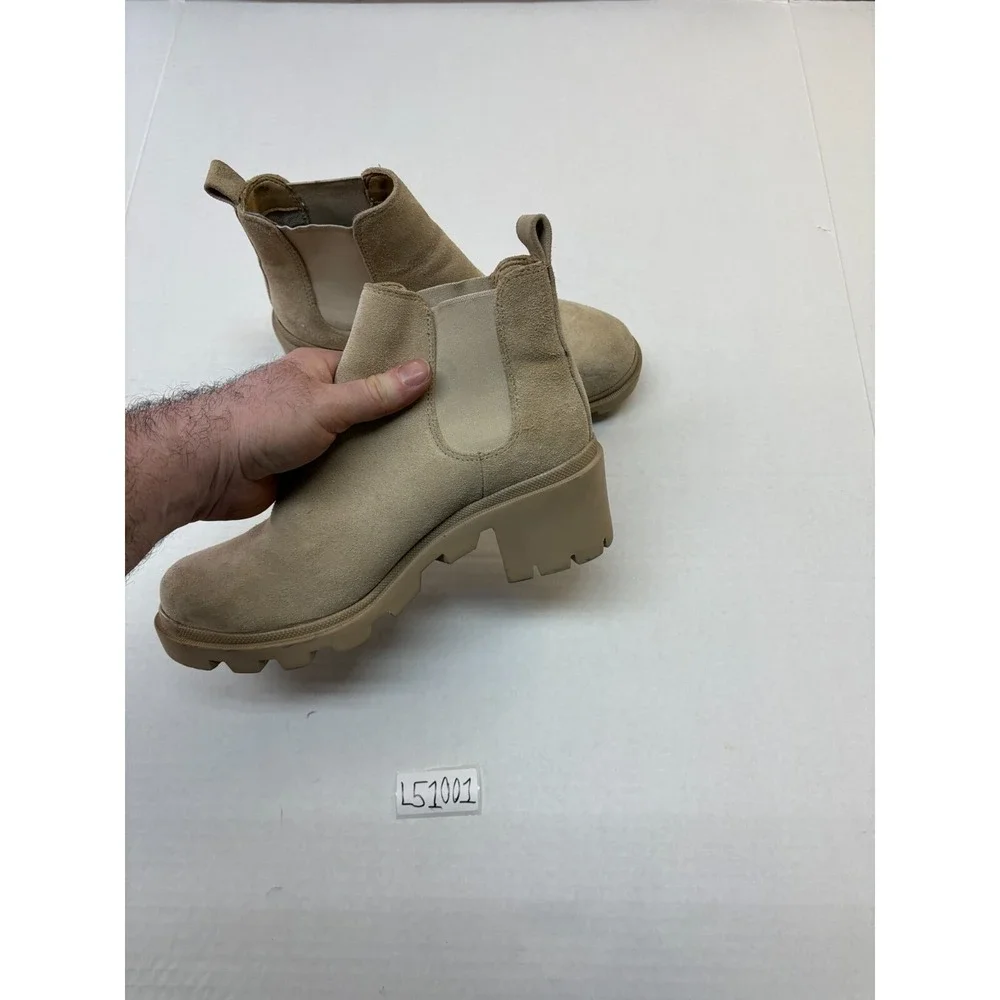 Steve Madden Boots Women's size 9M Tan Suede‎ Lug Sole Sand